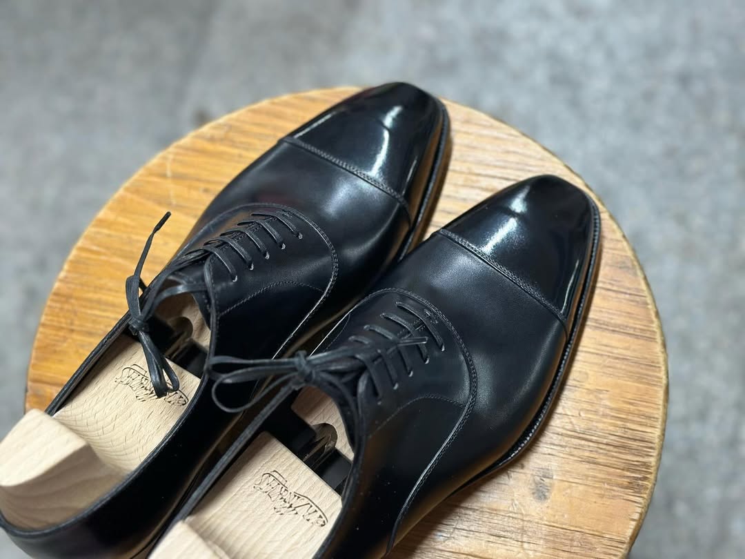 ARISTO - BLACK PATINA FINISH CAP TOE OXFORD LACEUP