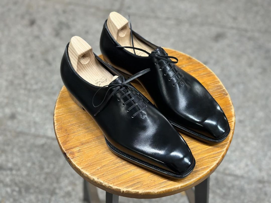 AUGUSTO - BLACK SQUARISH TOE WHOLECUT LACEUPS