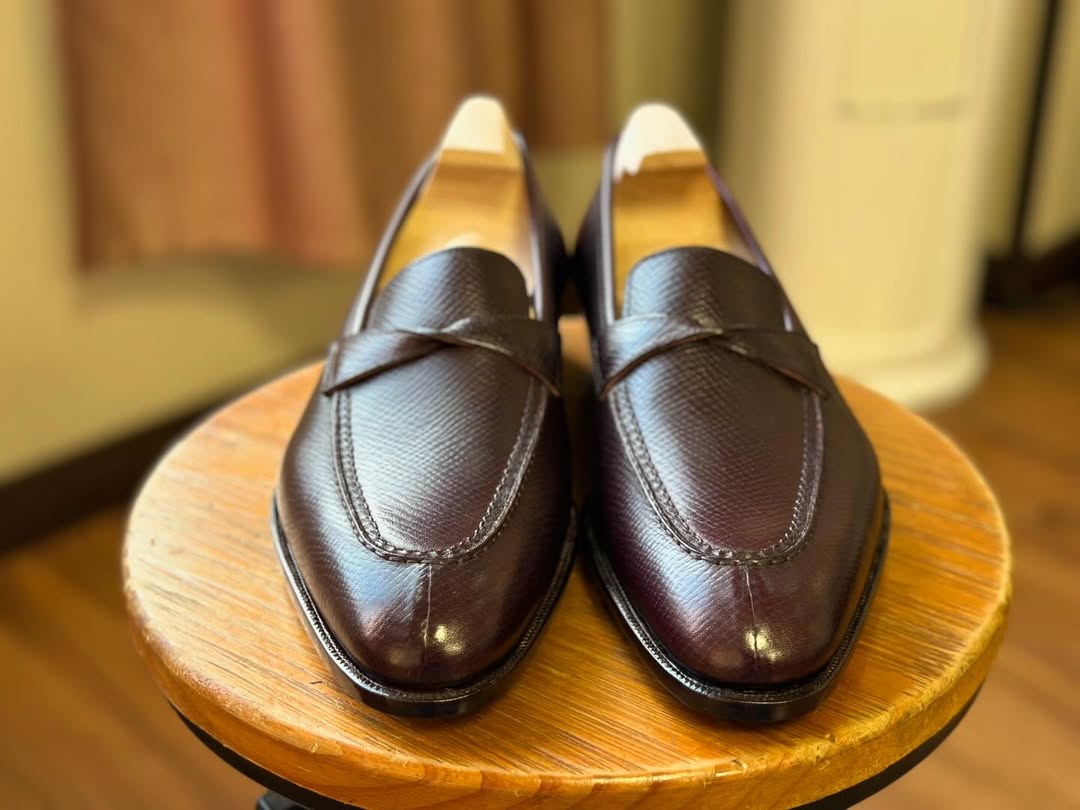 SIENNA - BROWN MILLED SPLIT TOE LOAFER