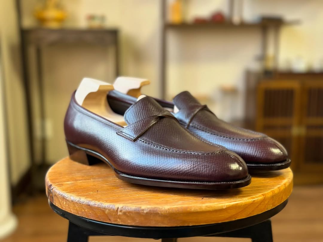SIENNA - BROWN MILLED SPLIT TOE LOAFER