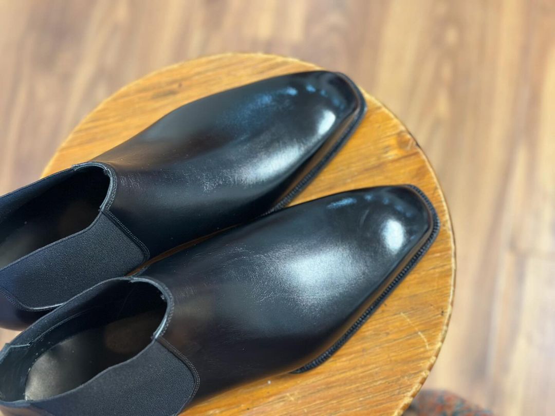 VELORE - SOPHISTICATED BLACK LOW ANKLE BOOT