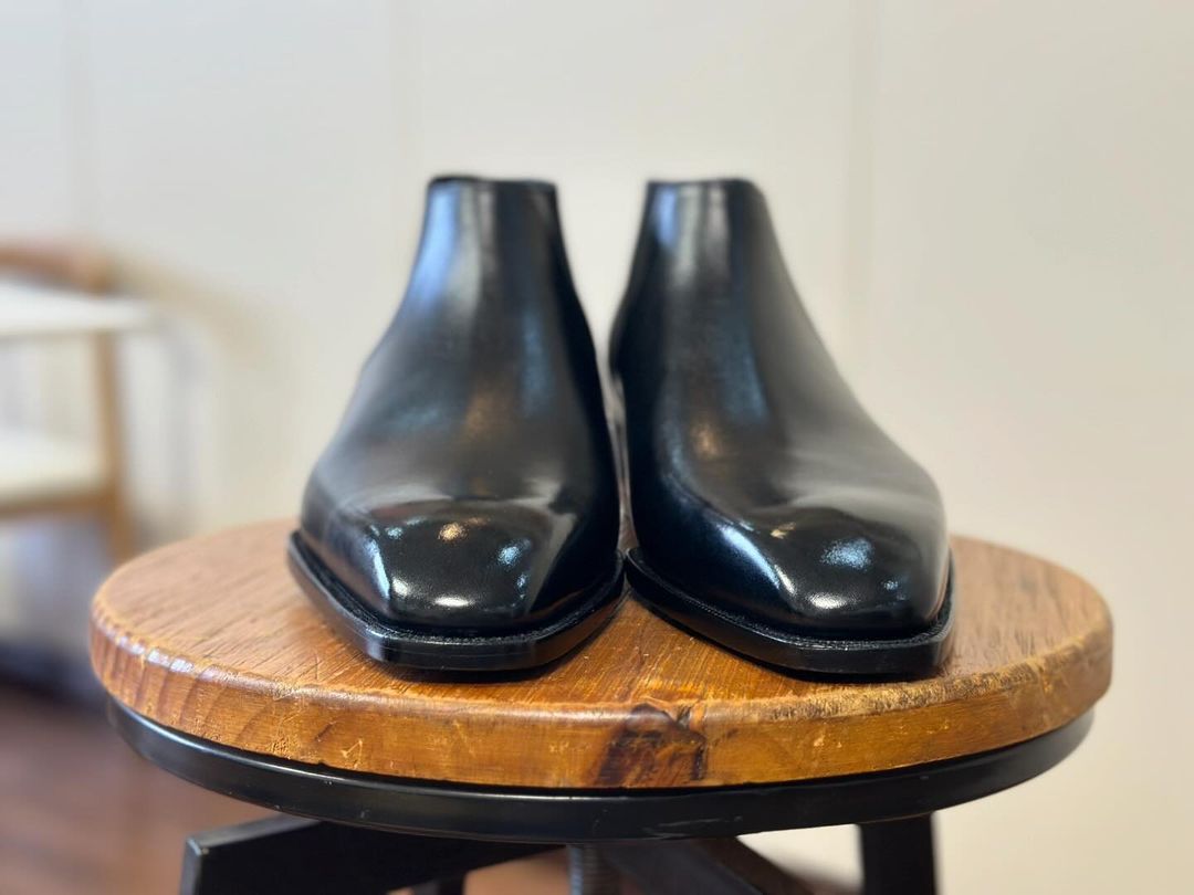 VELORE - SOPHISTICATED BLACK LOW ANKLE BOOT