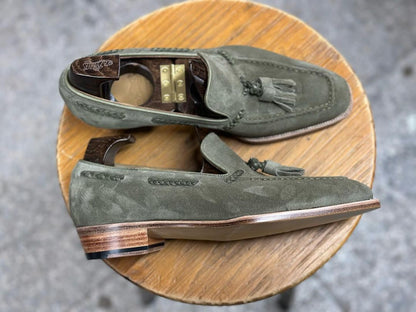 HULK - OLIVE SUEDE TESSEL LOAFER
