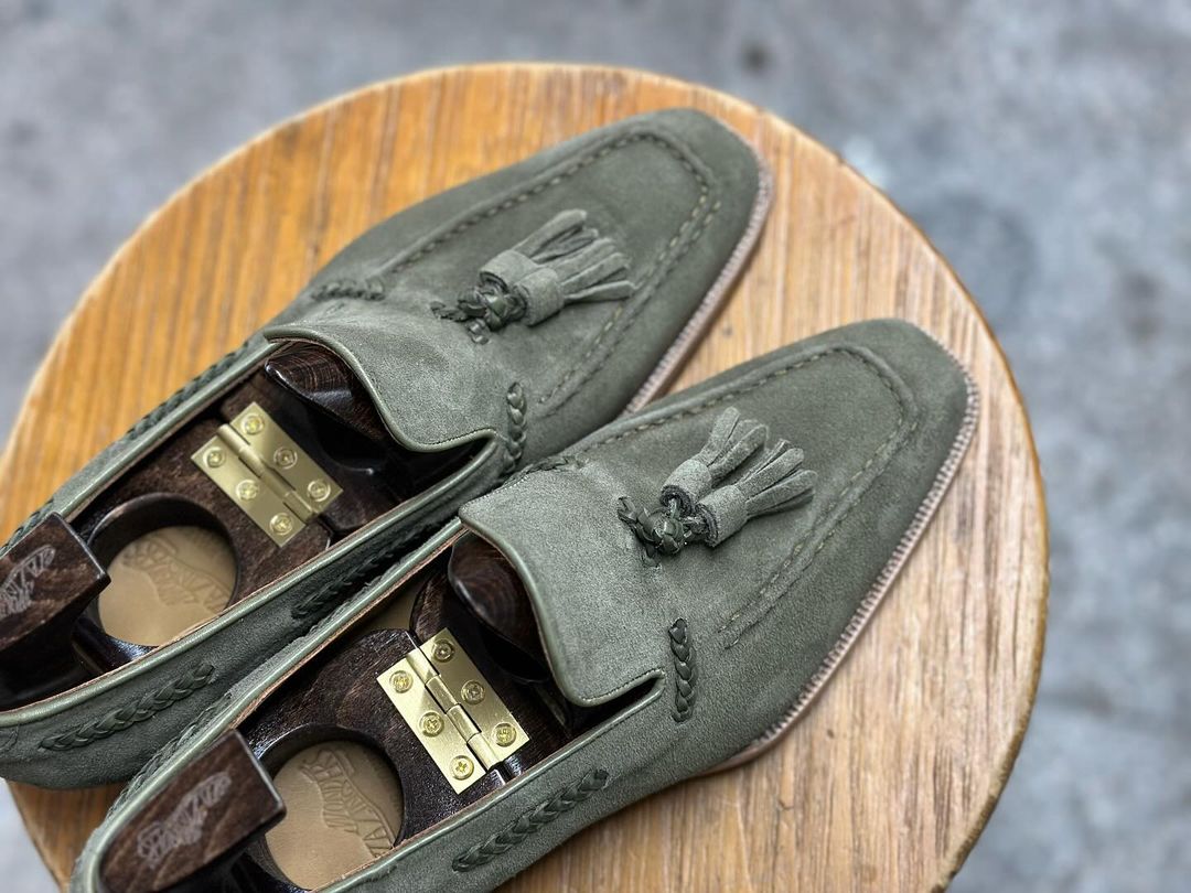 HULK - OLIVE SUEDE TESSEL LOAFER