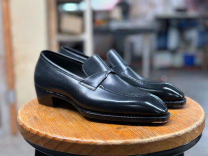 SIENNA - LUXURIOUS BLACK TWISTED STRAPED LOAFER